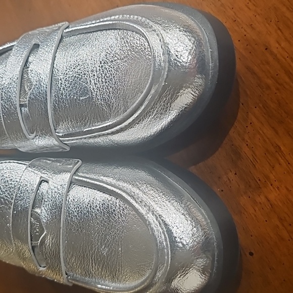 Chinese Laundry Porter Silver Metallic Womens Loafer - Picture 10 of 10